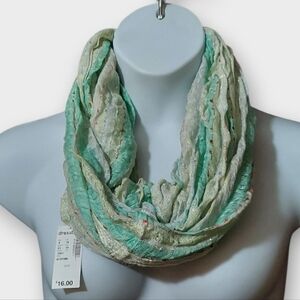 NWT Dress Barn Seaglass Green and Cream Infinity Scarf
